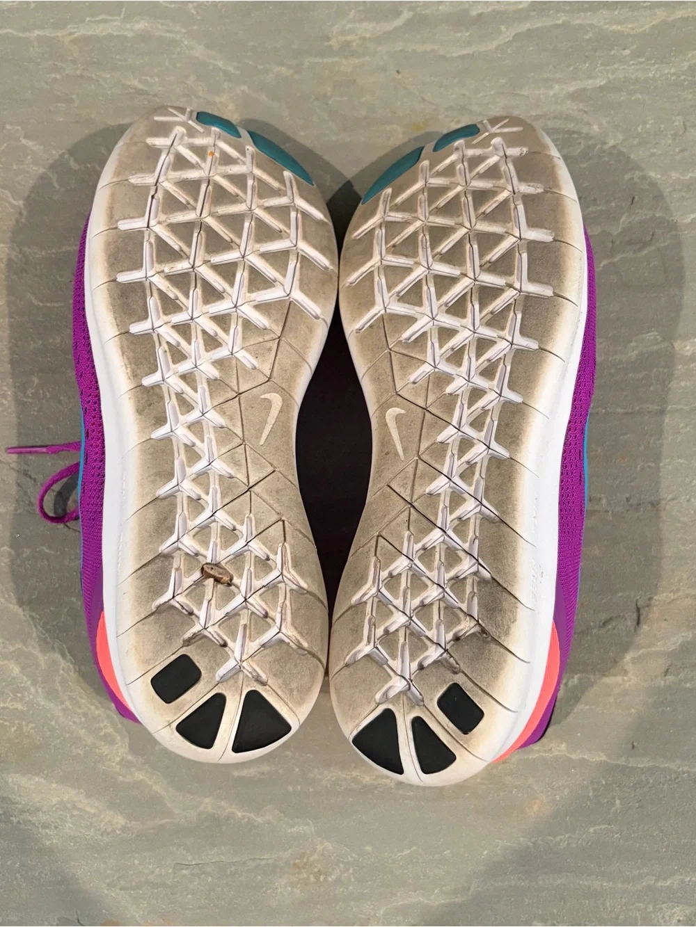 Nike Women's Free RN Sneakers Size 8 - Picture 6 of 7